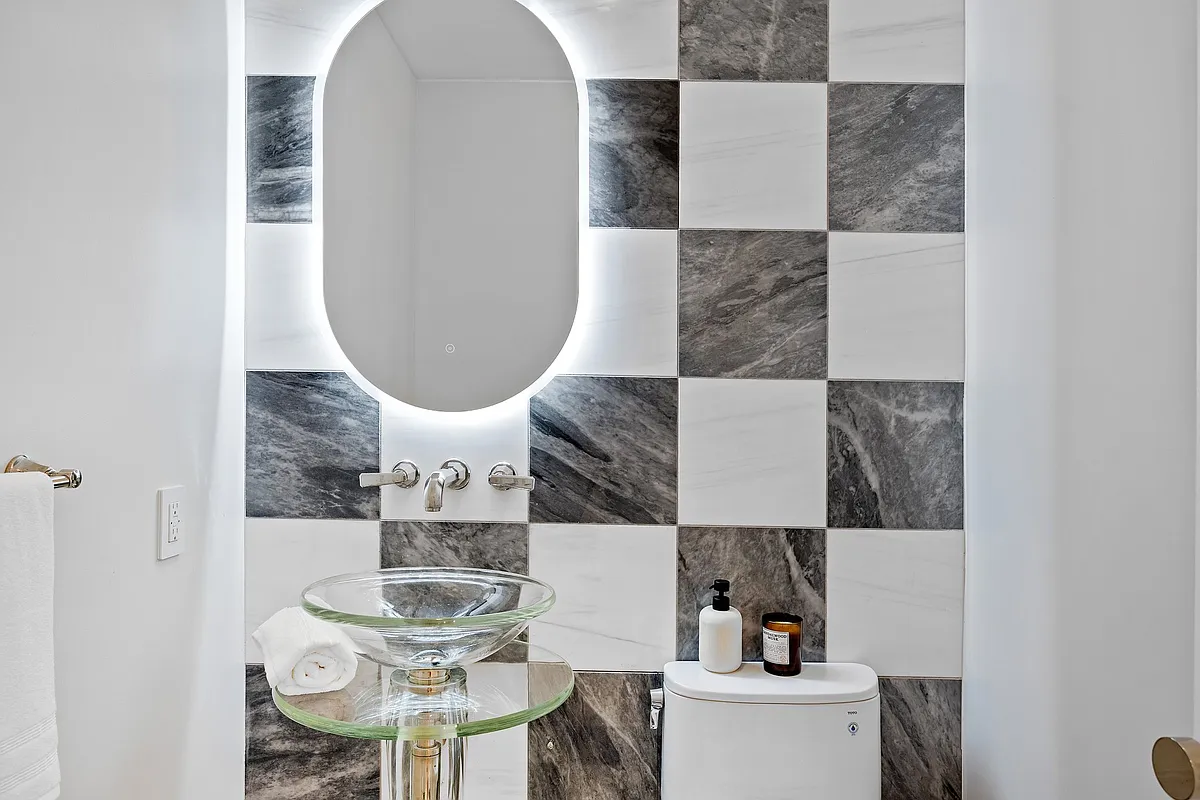 422 E 72nd Street 37AD