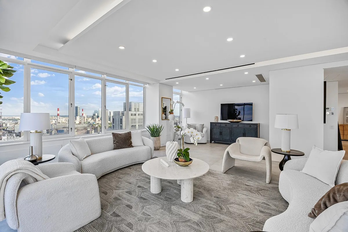 422 E 72nd Street 37AD