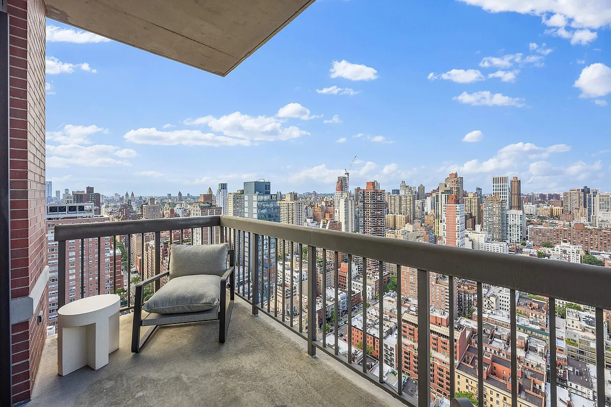 422 E 72nd Street 37AD