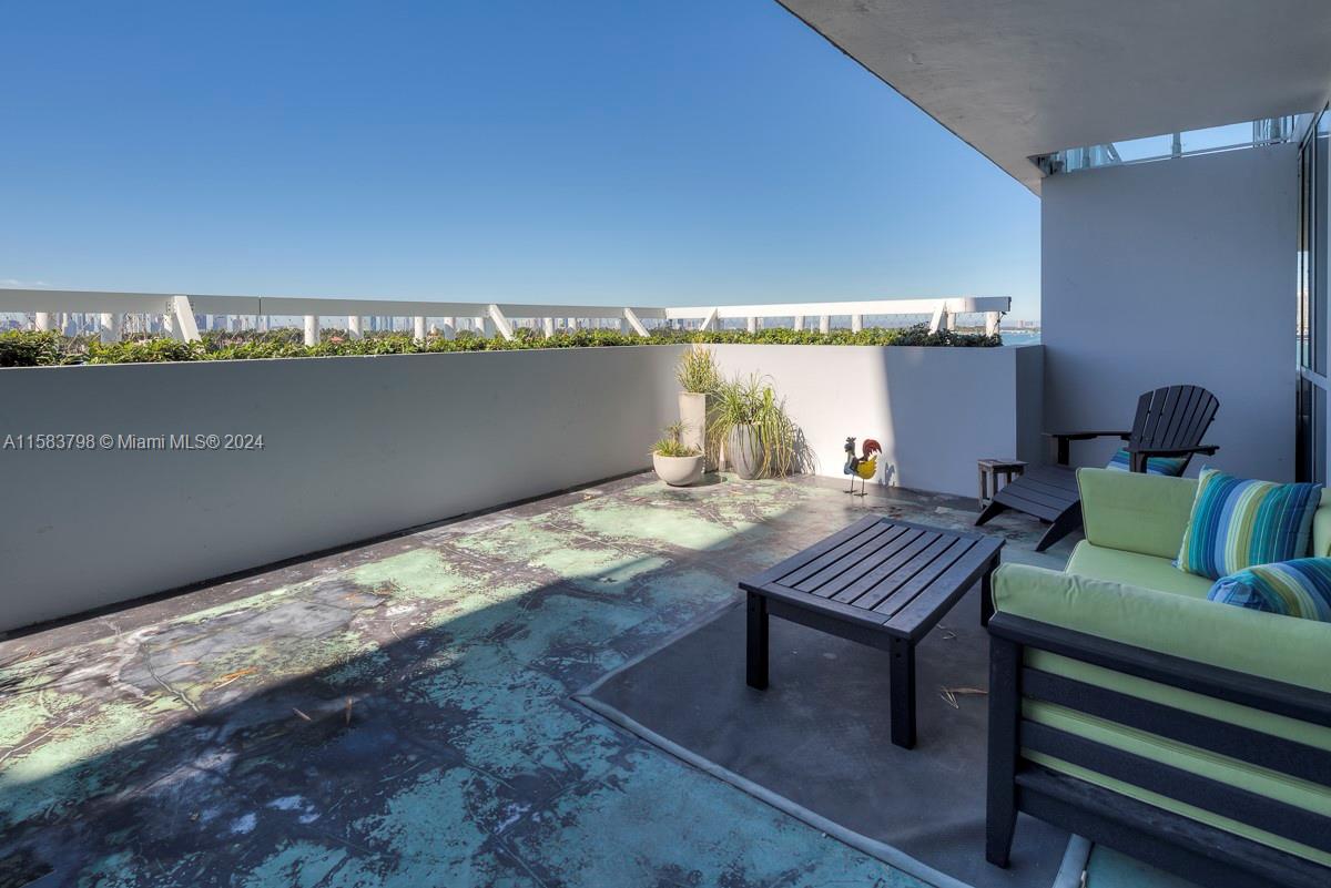 520 West Ave #503