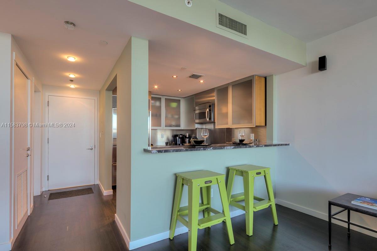 520 West Ave #503