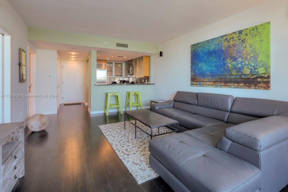 520 West Ave #503