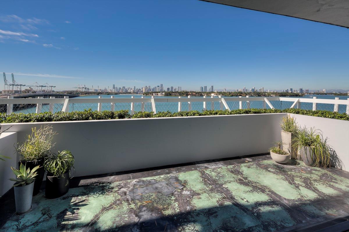 520 West Ave #503