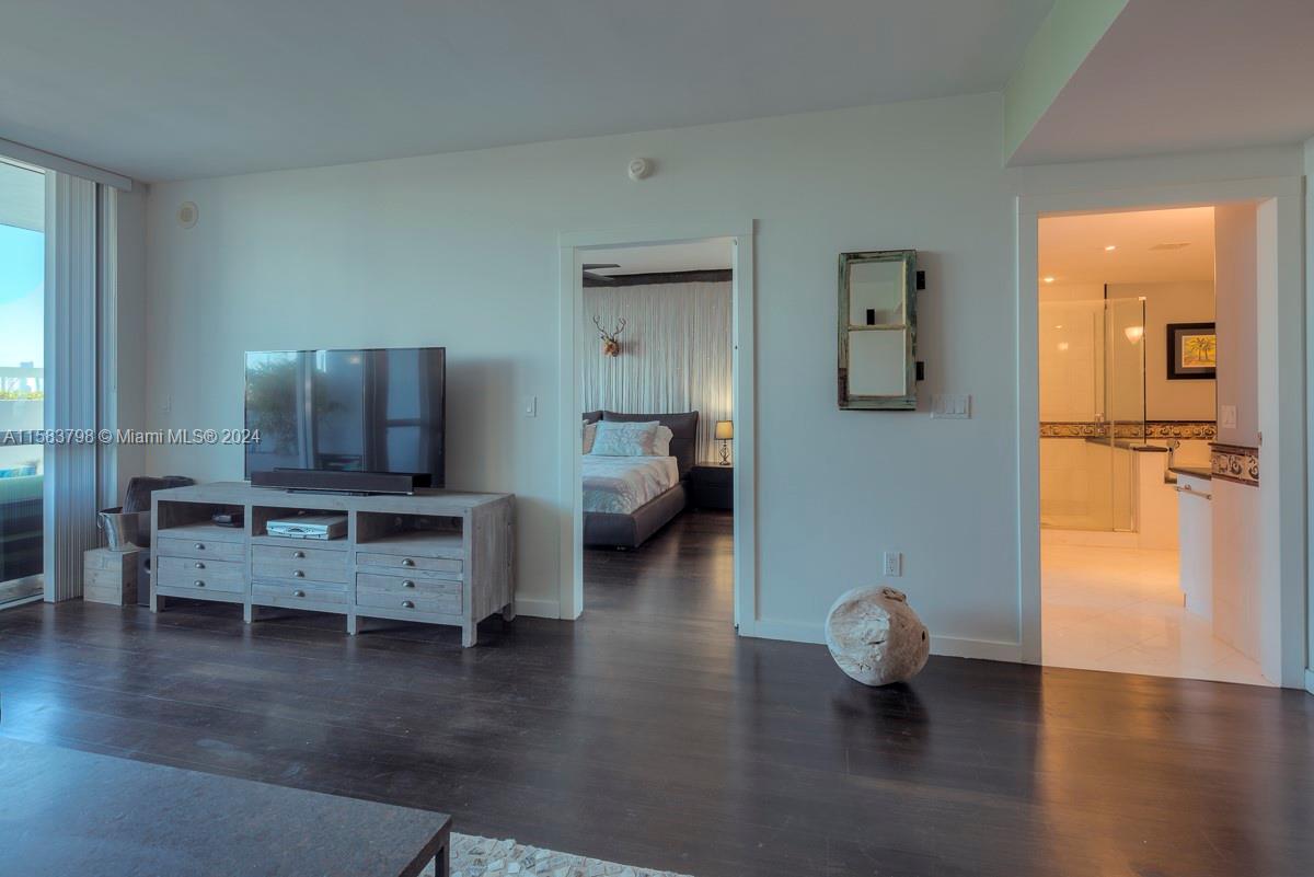 520 West Ave #503