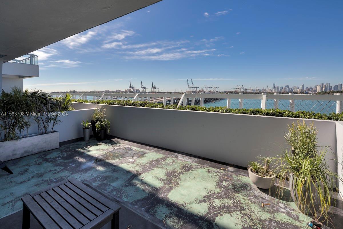 520 West Ave #503