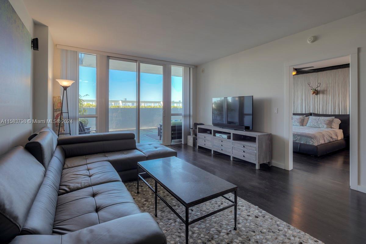 520 West Ave #503