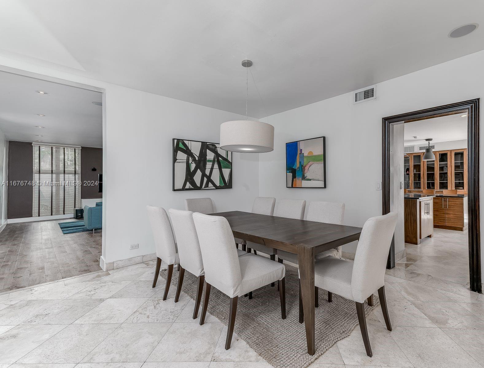 111 S Hibiscus Dr