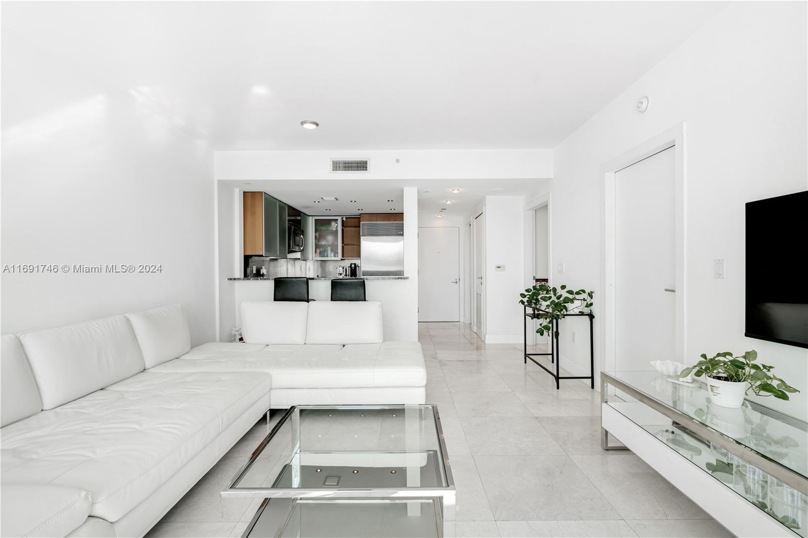 520 West Ave #603