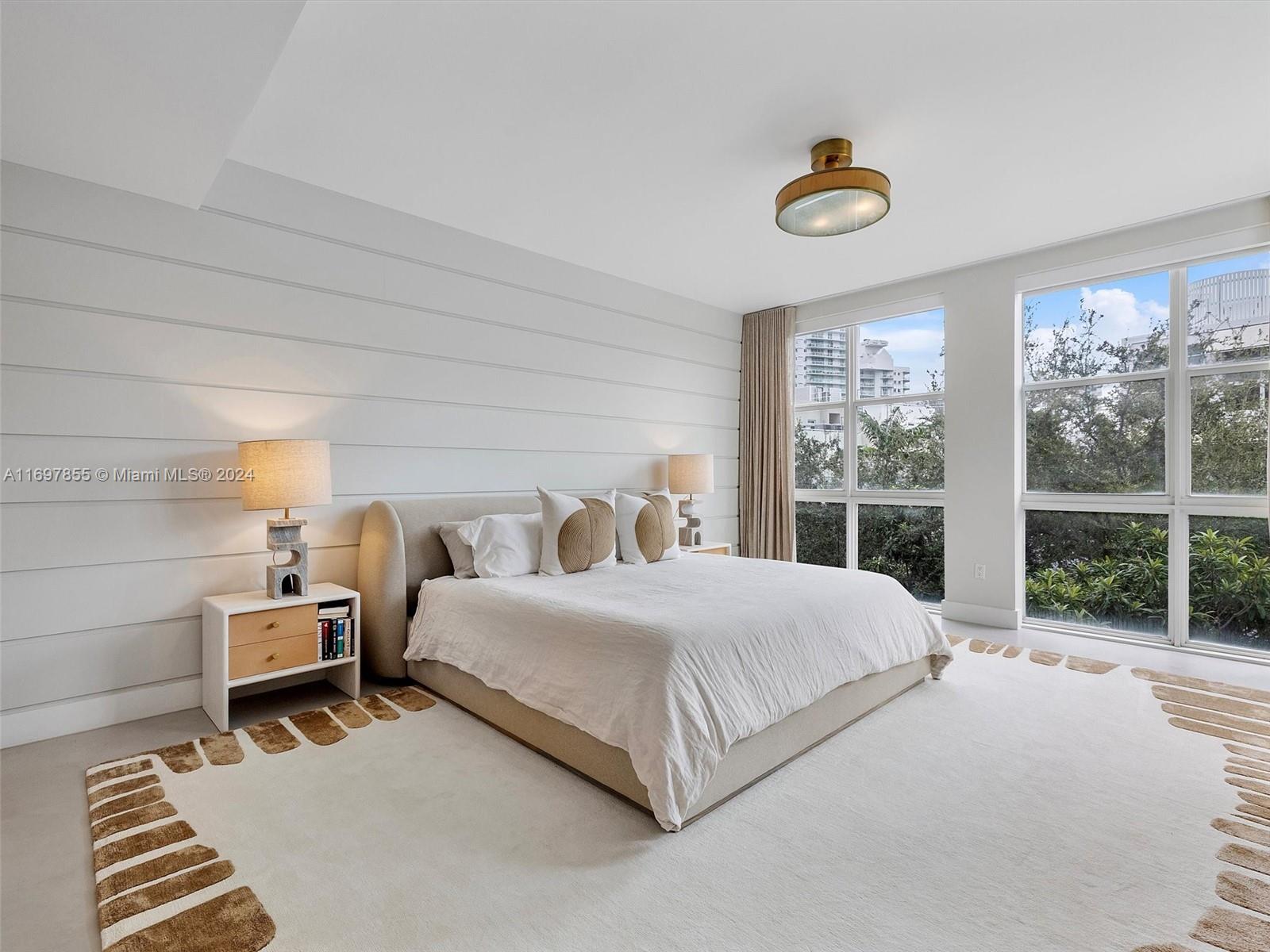 215 Zoe Way #215