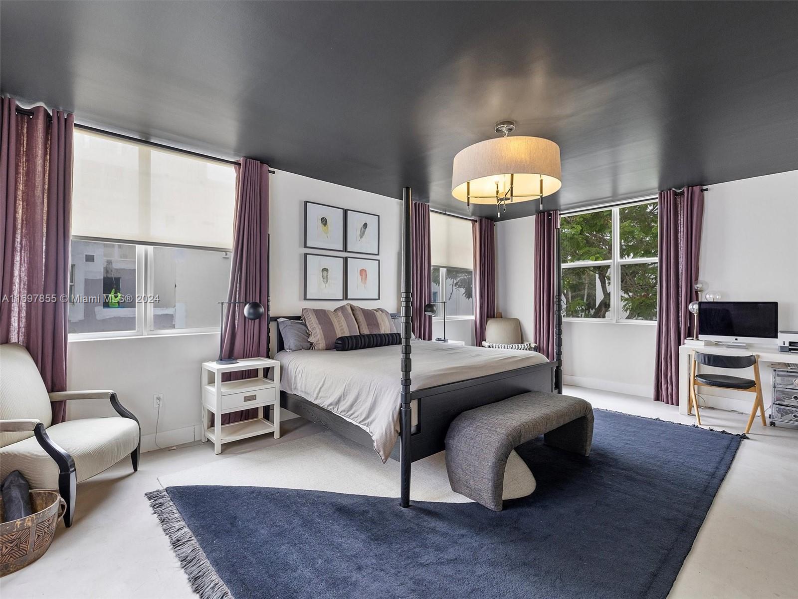 215 Zoe Way #215