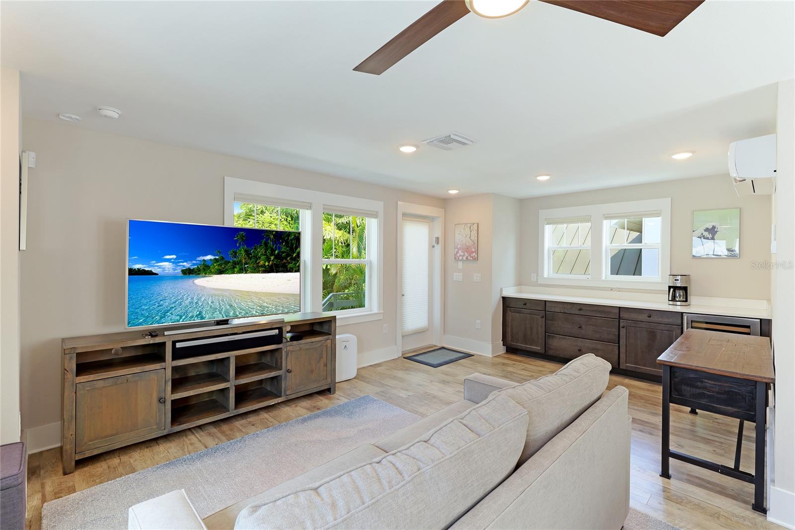 505 S OSPREY AVE