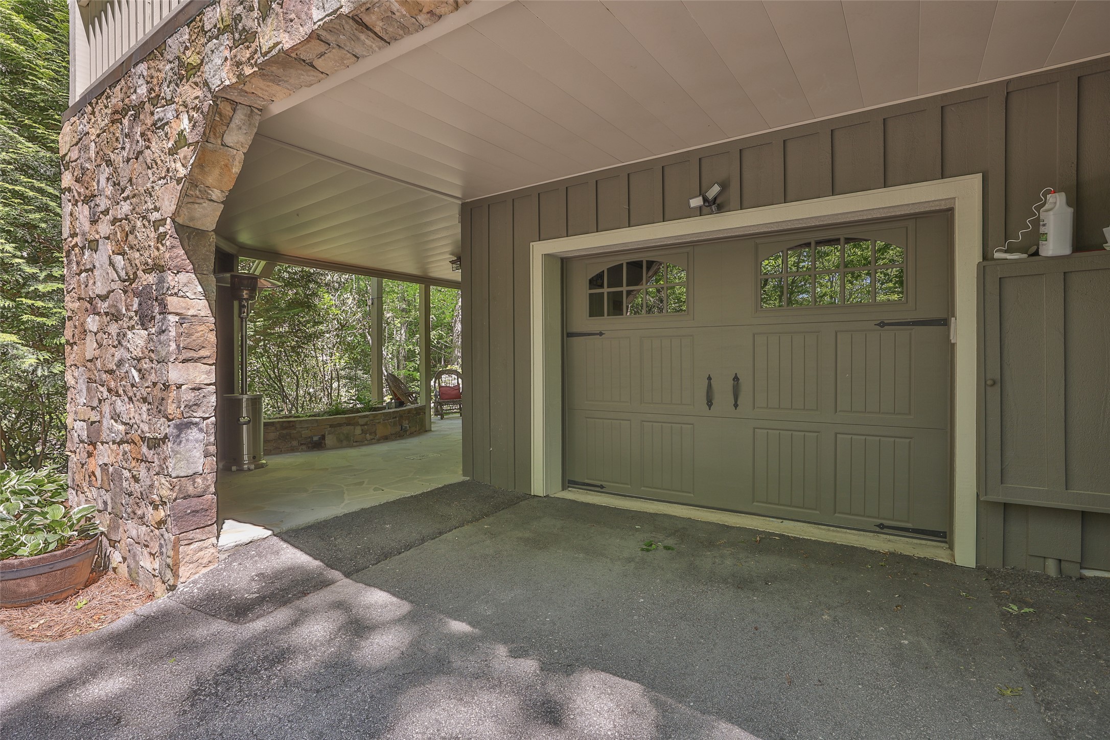 46 White Dogwood Court