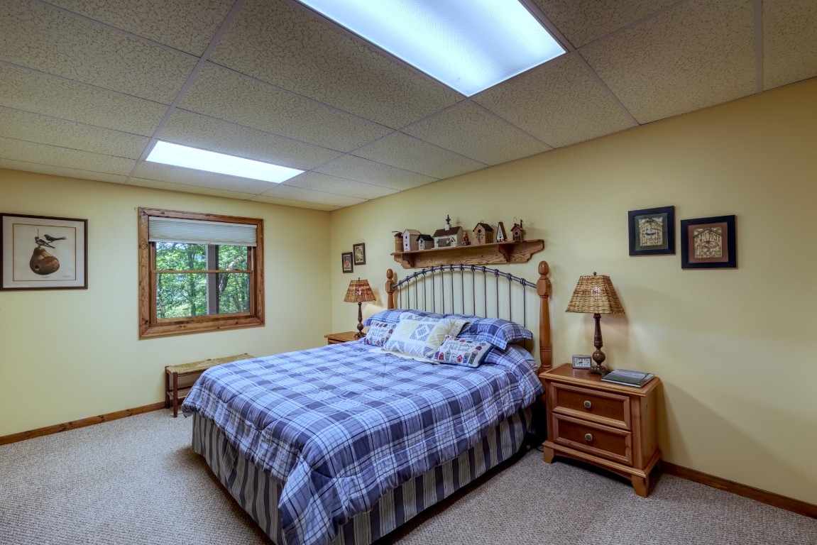 40 Piney Ridge Court