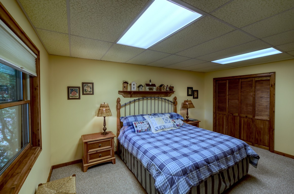 40 Piney Ridge Court