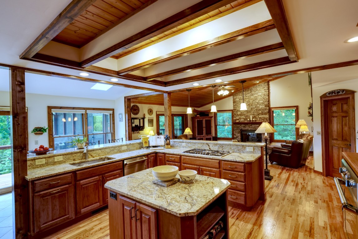 40 Piney Ridge Court