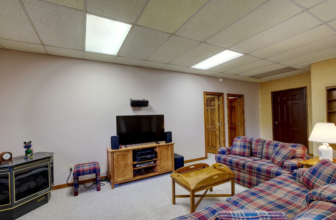 40 Piney Ridge Court