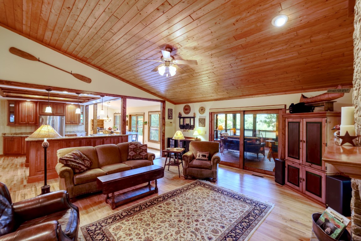 40 Piney Ridge Court