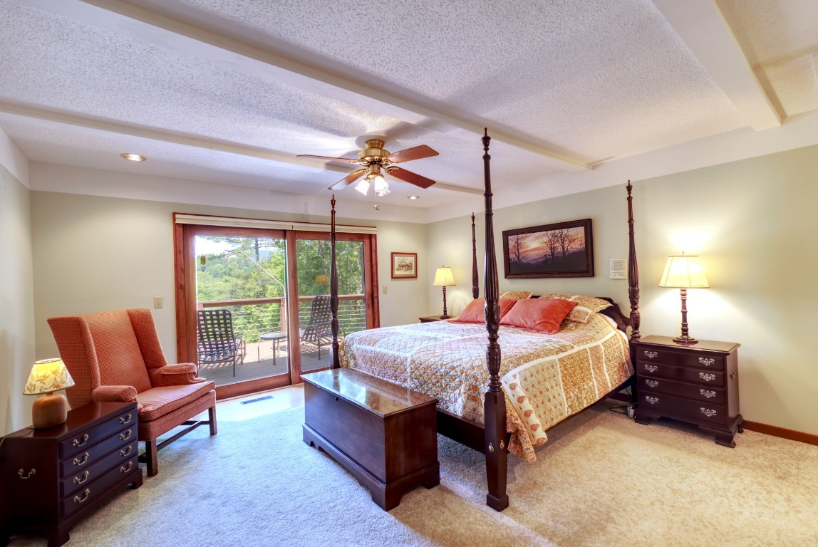 40 Piney Ridge Court