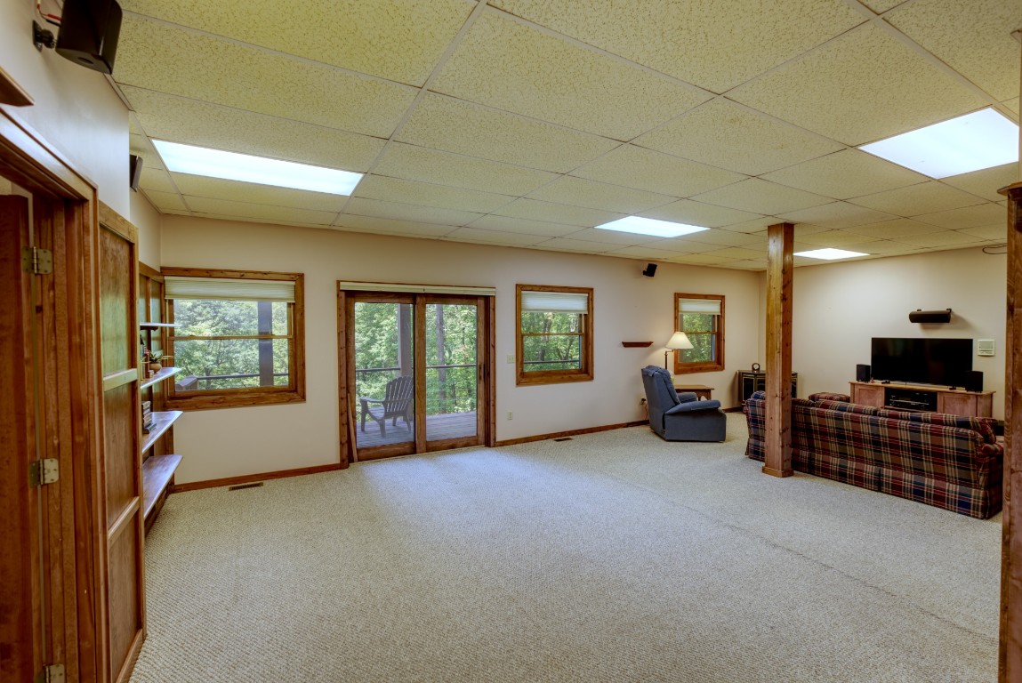 40 Piney Ridge Court