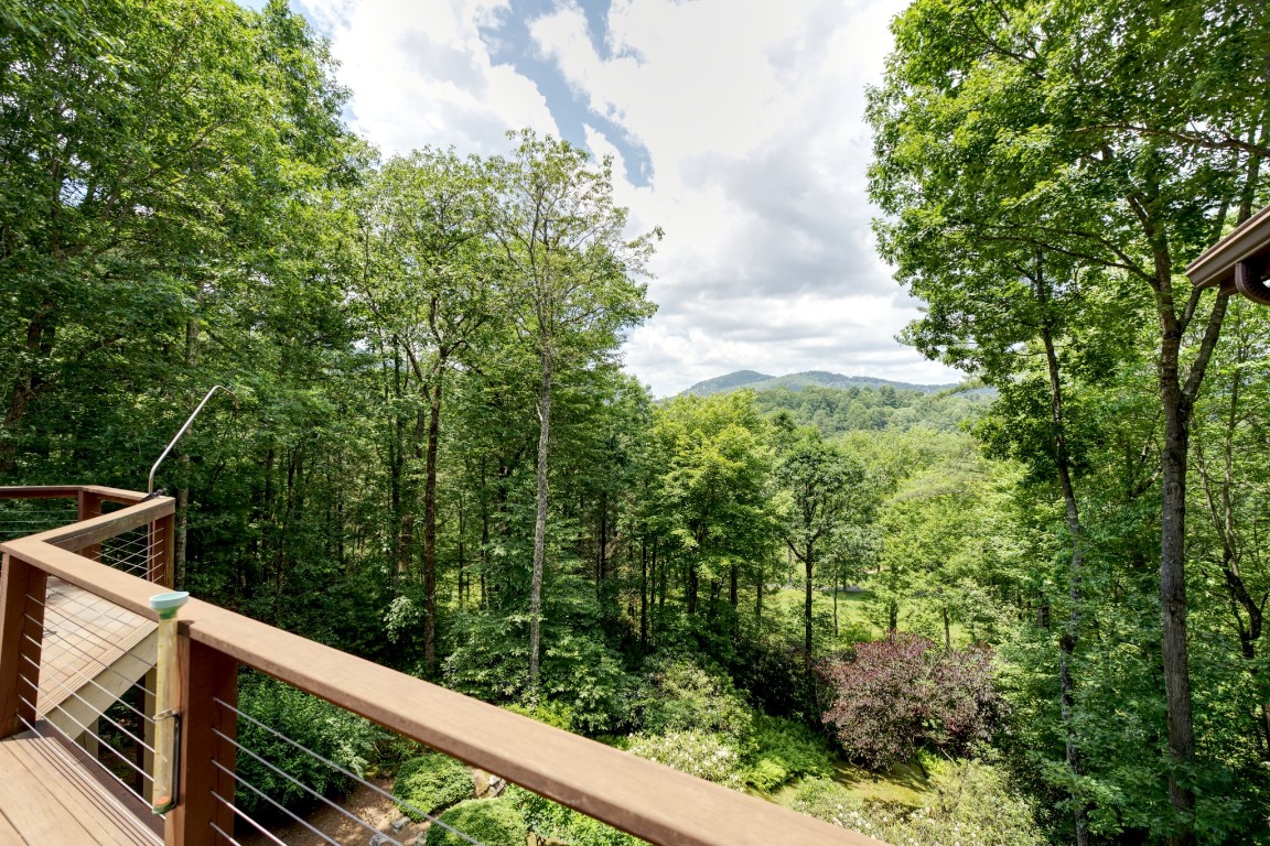 40 Piney Ridge Court