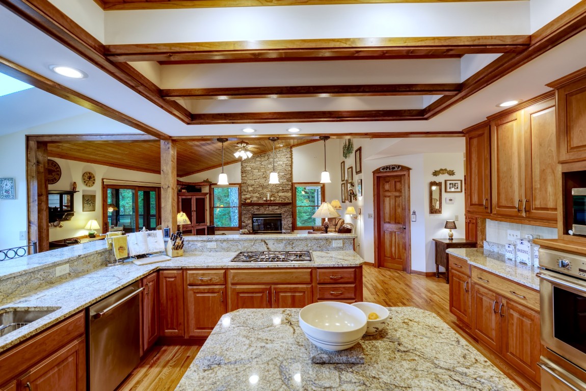 40 Piney Ridge Court