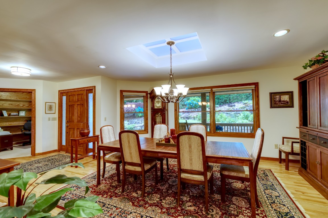 40 Piney Ridge Court
