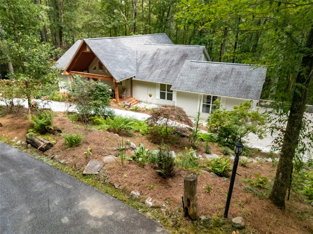 557 Country Club Estate