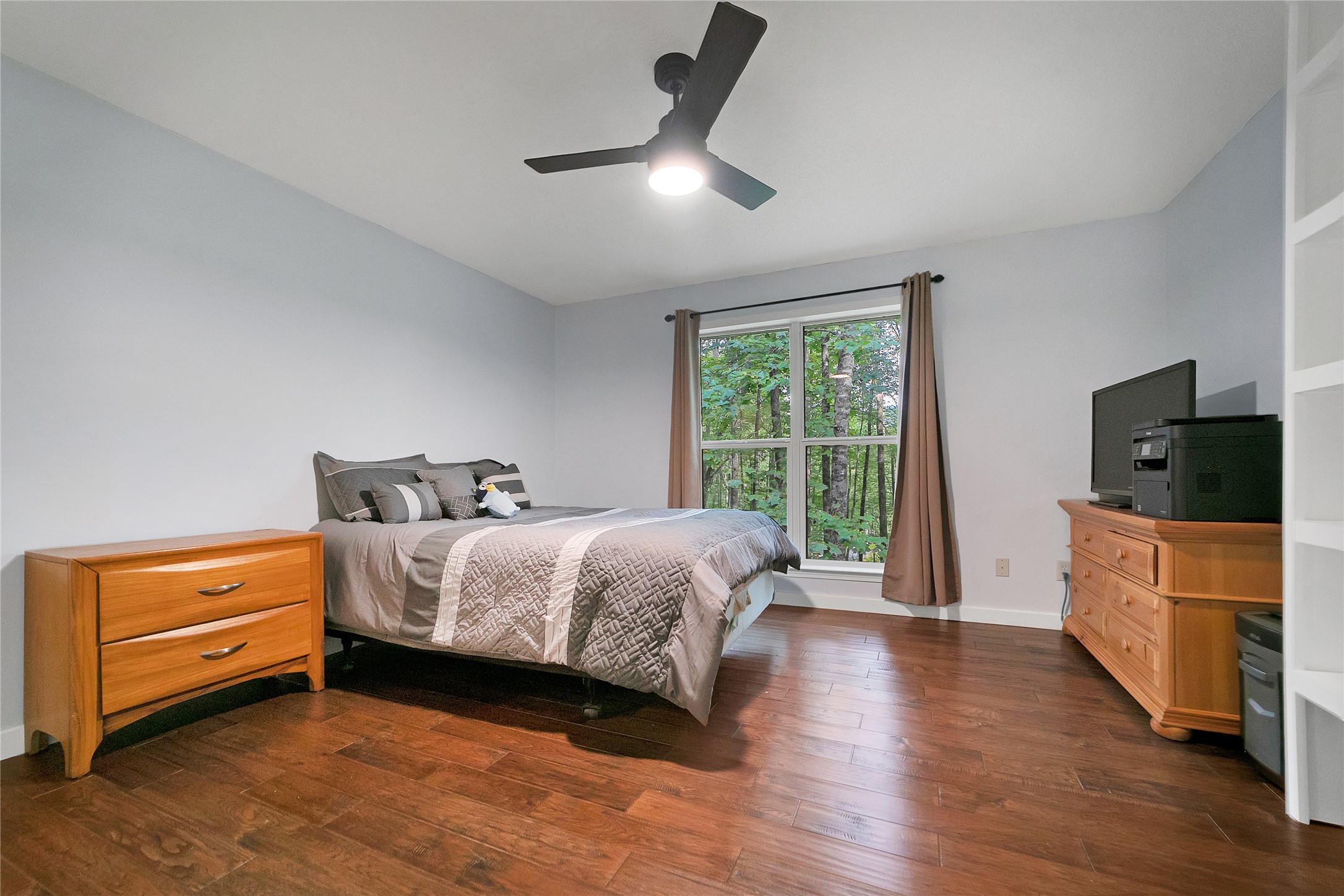 557 Country Club Estate