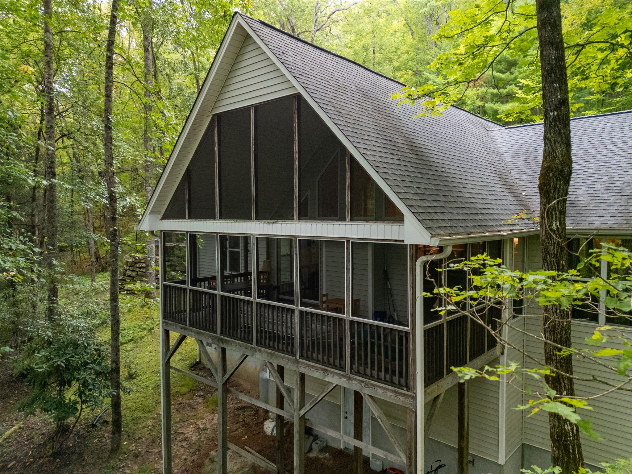 557 Country Club Estate