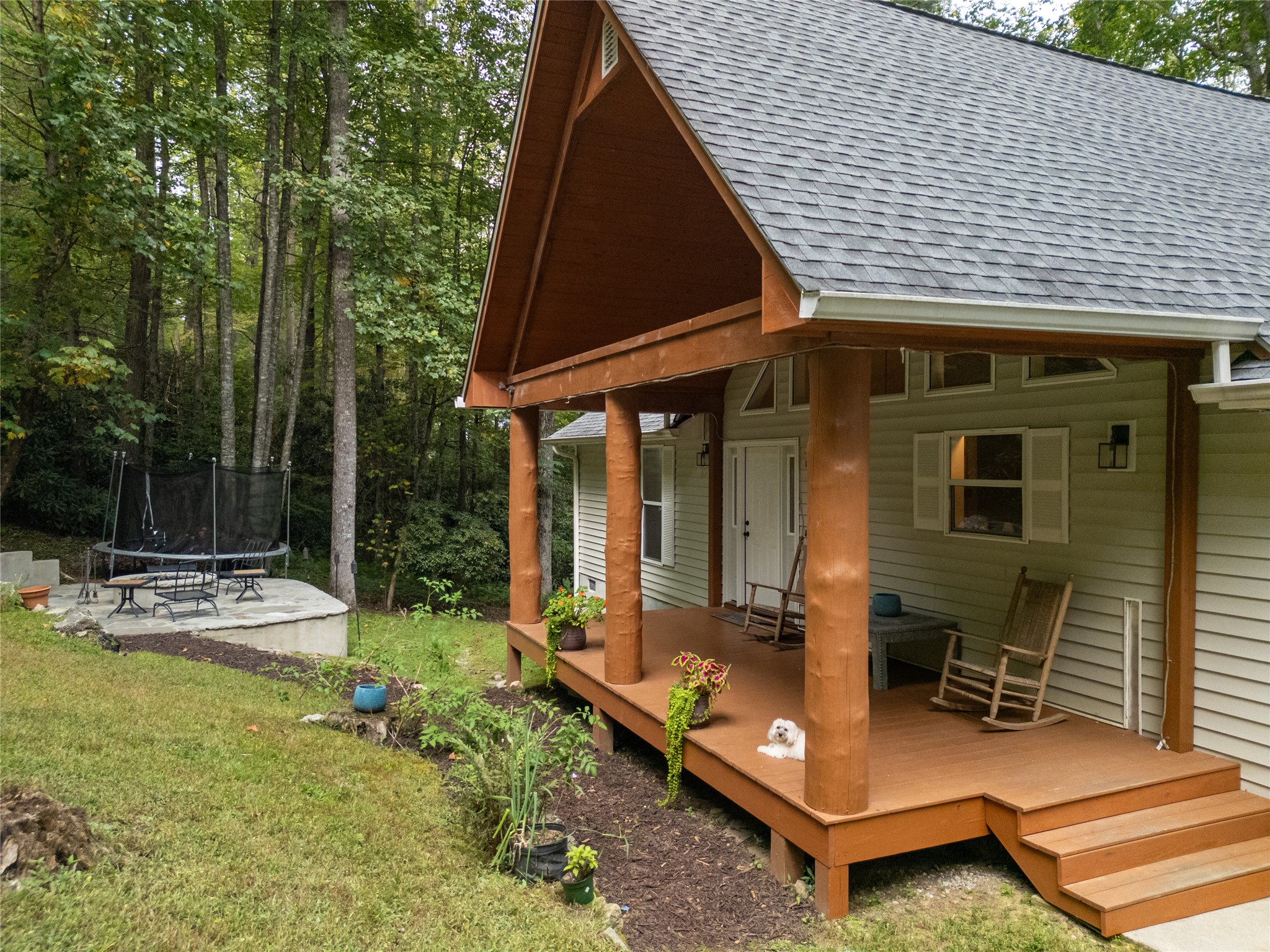 557 Country Club Estate