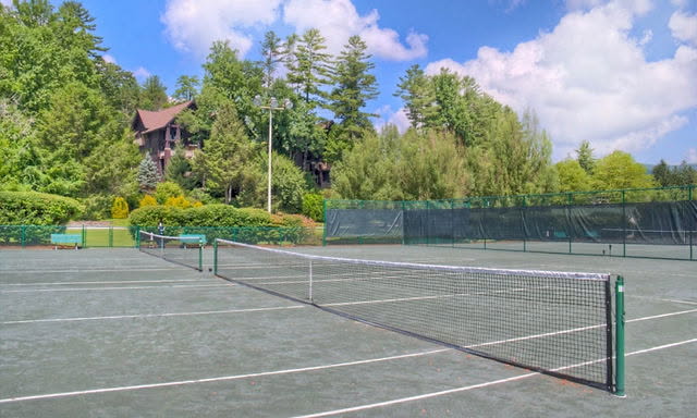 557 Country Club Estate