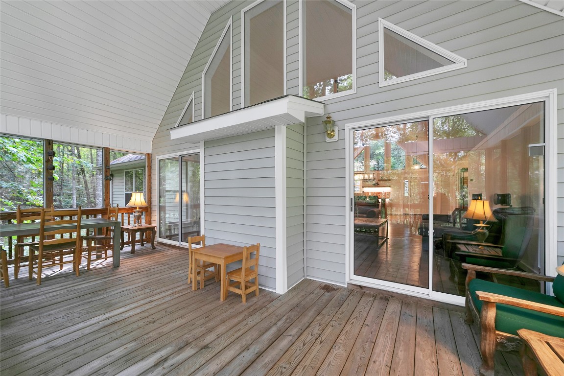 557 Country Club Estate