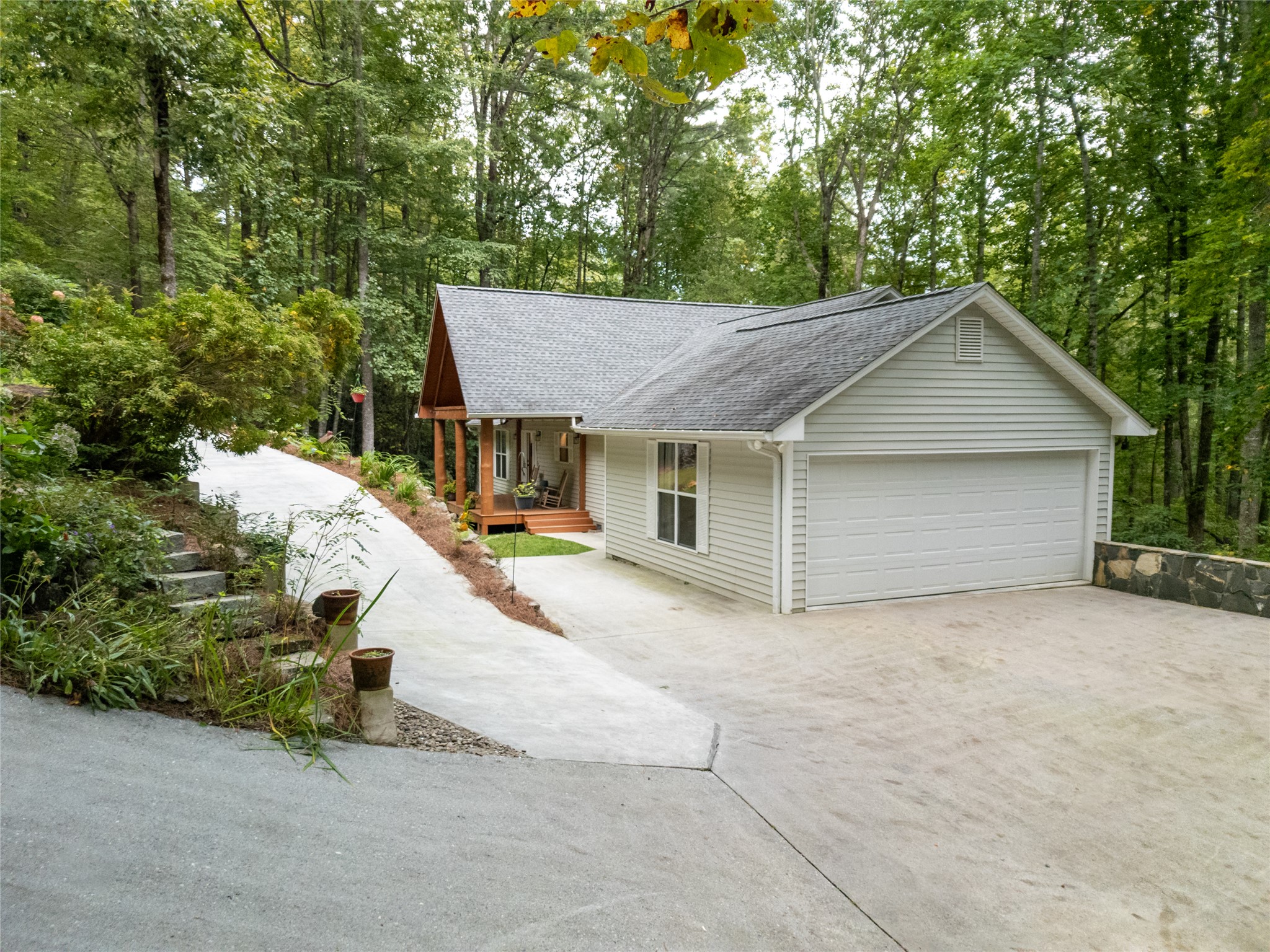 557 Country Club Estate