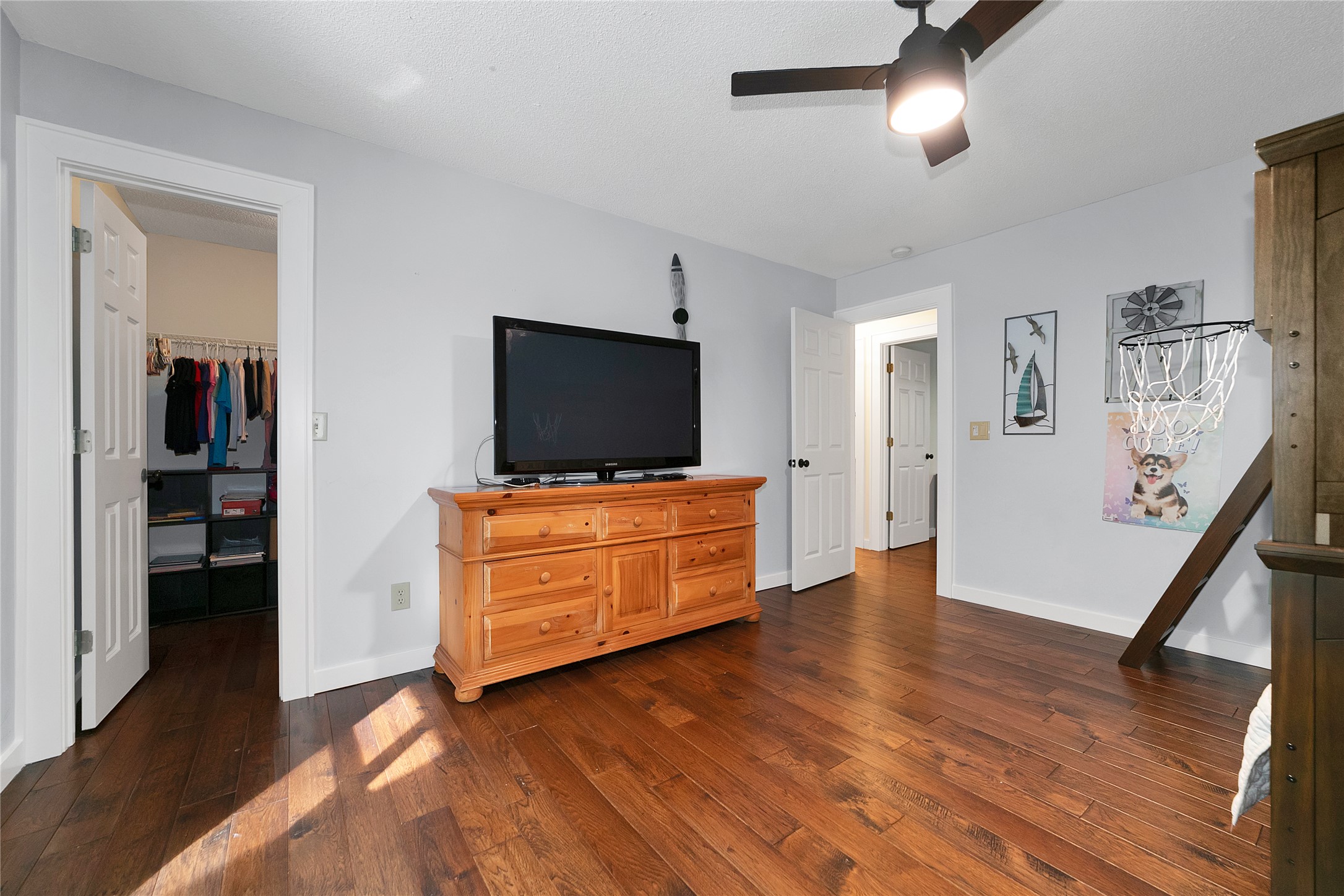 557 Country Club Estate