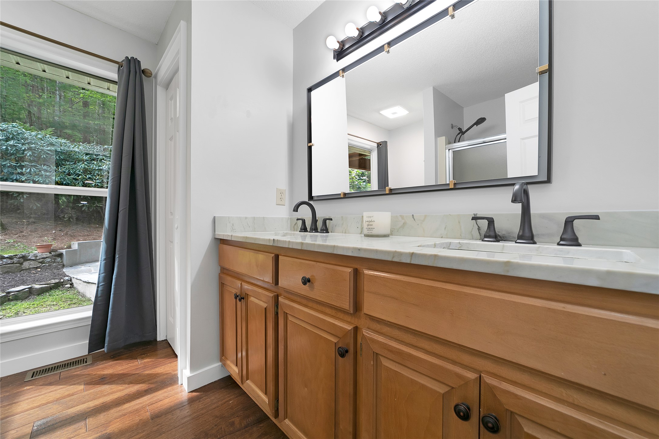 557 Country Club Estate