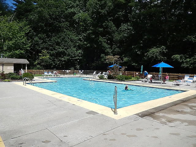 557 Country Club Estate