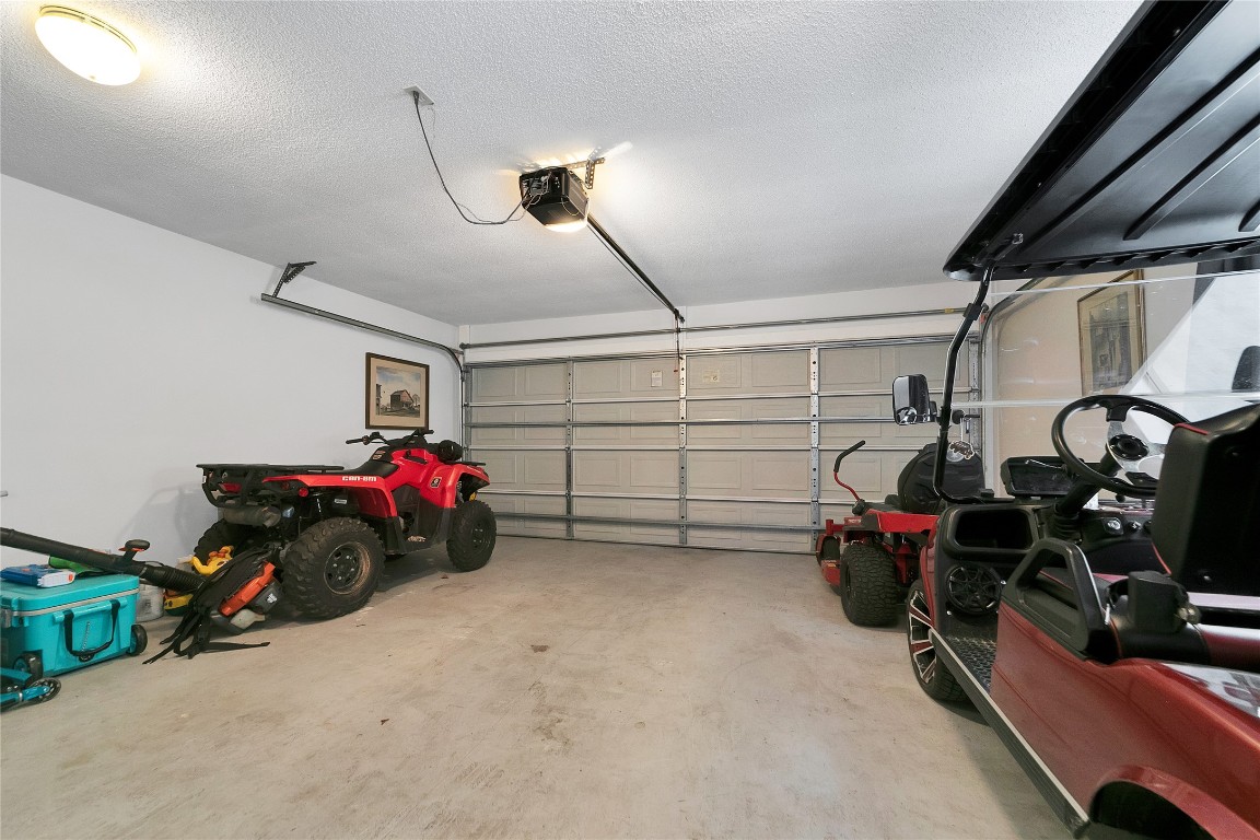 557 Country Club Estate