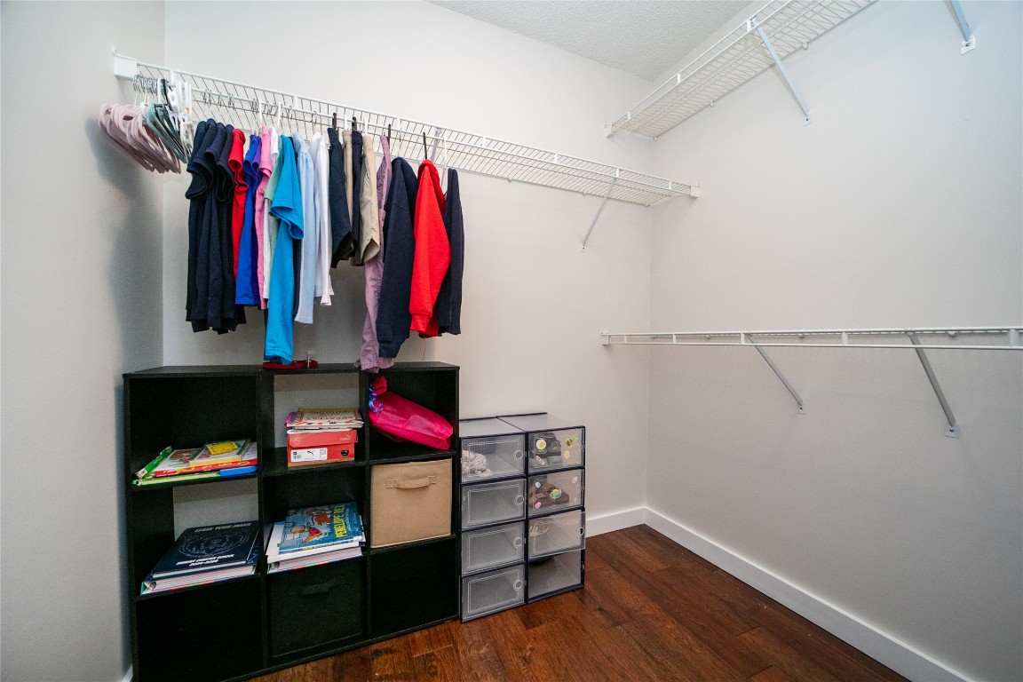 557 Country Club Estate