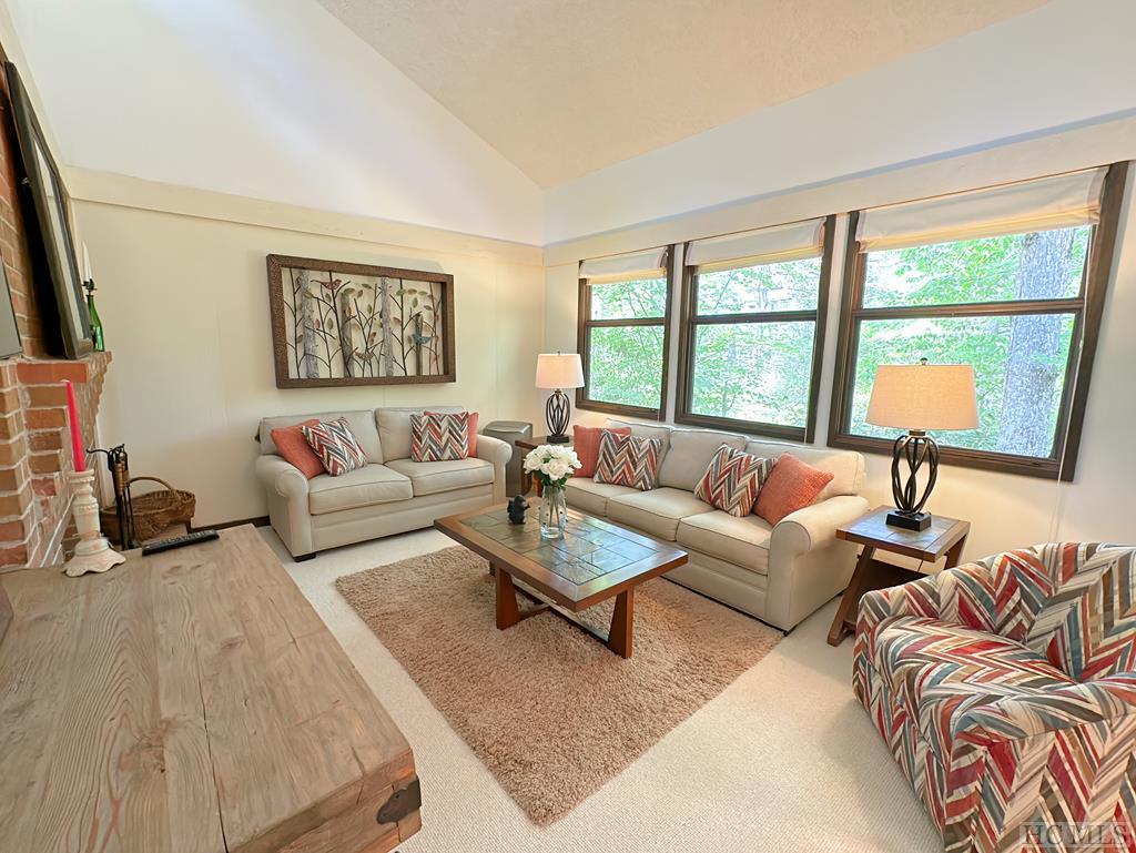 20 Chatterbox Way 8-A