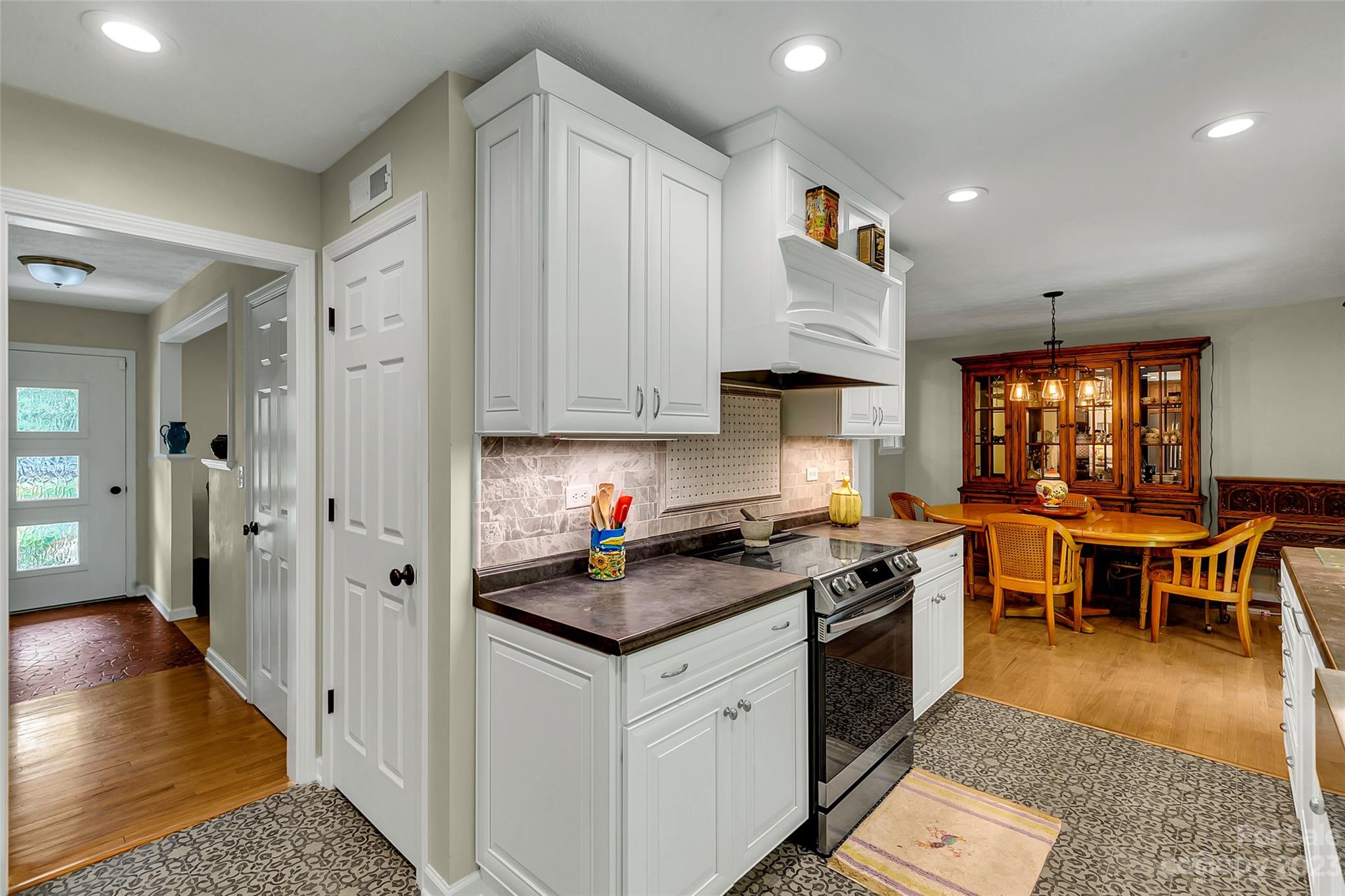 122 Sir Galahad Drive