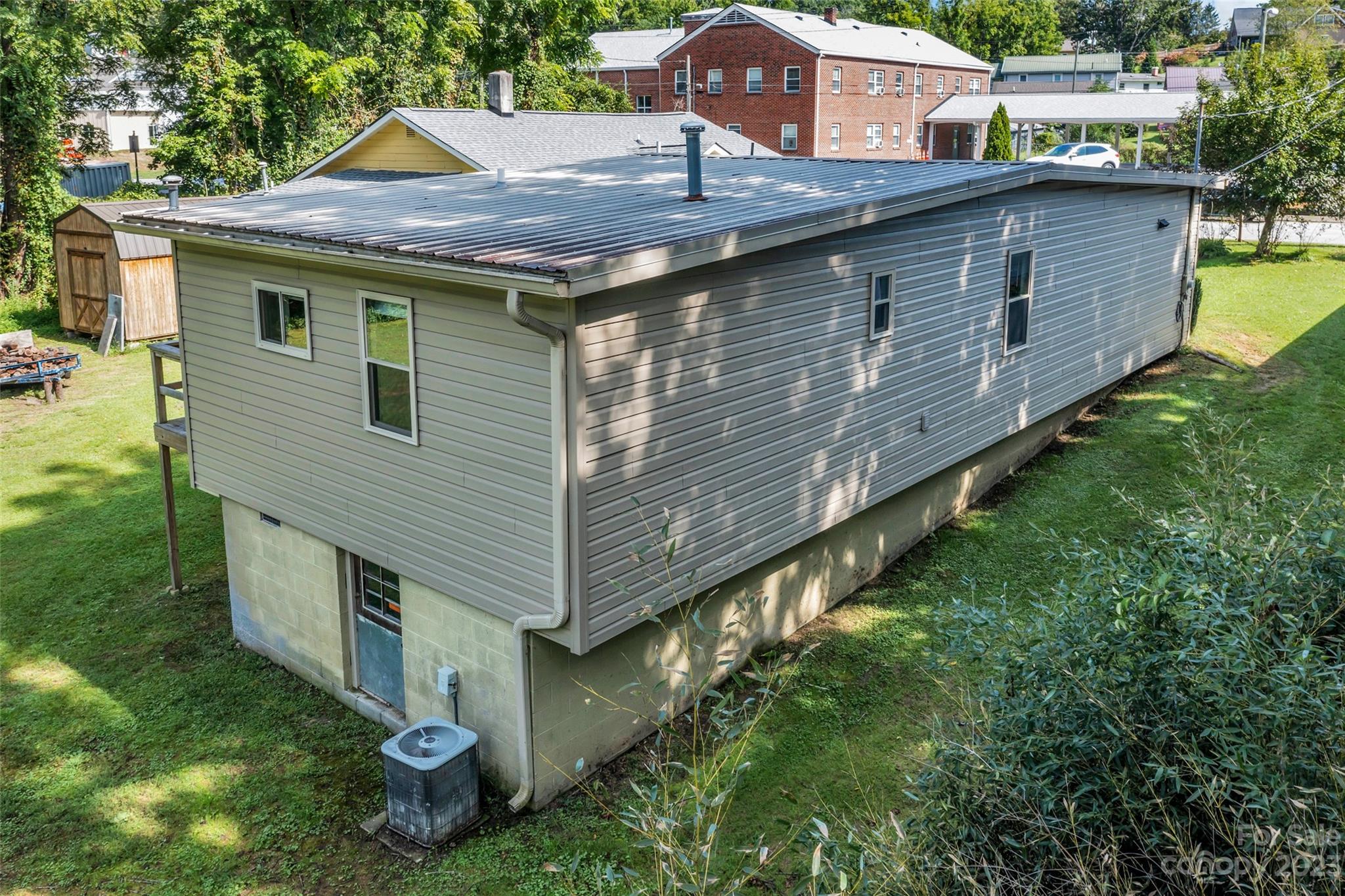 301 Oakdale Street