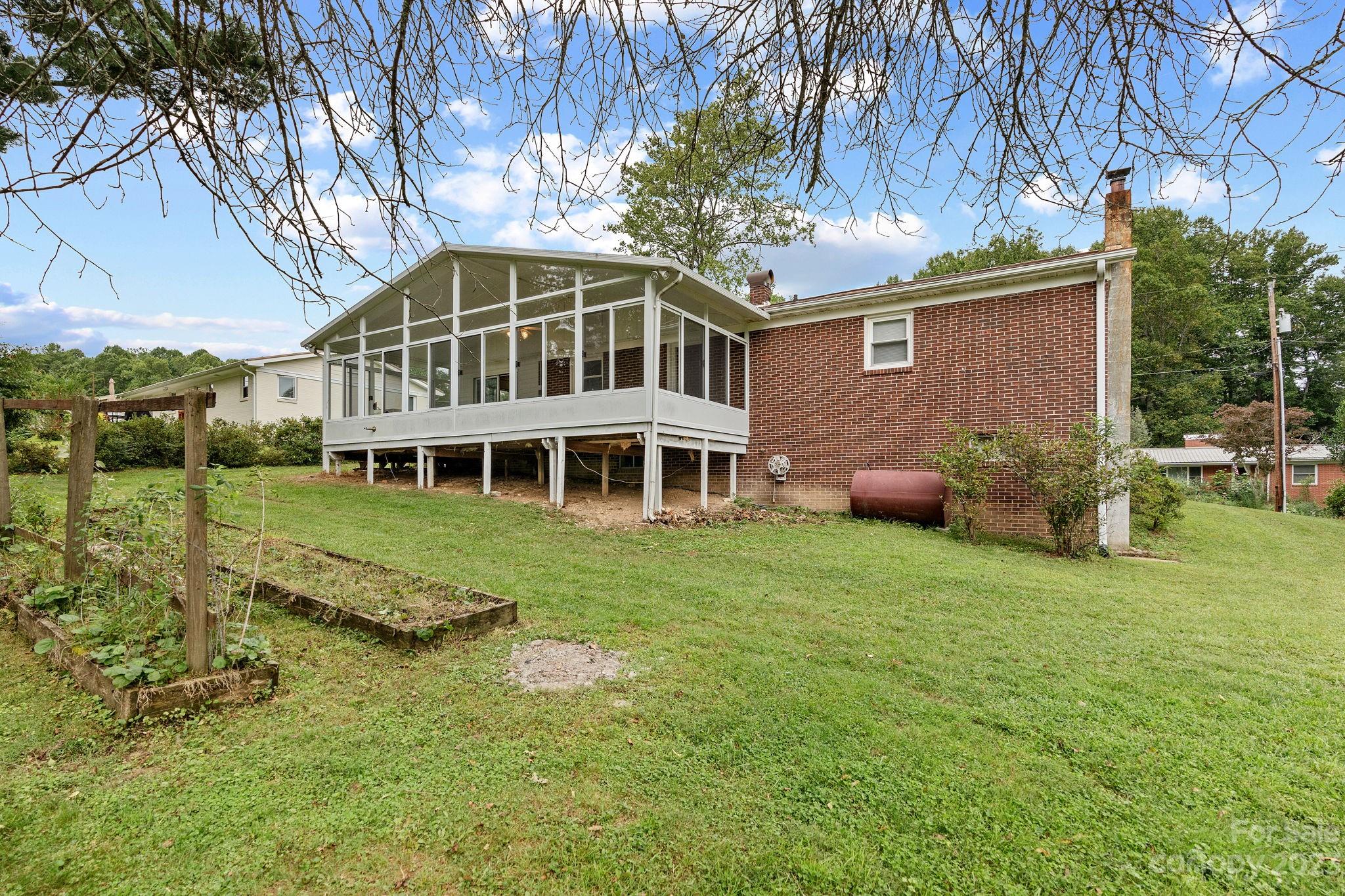 72 Poplar Street