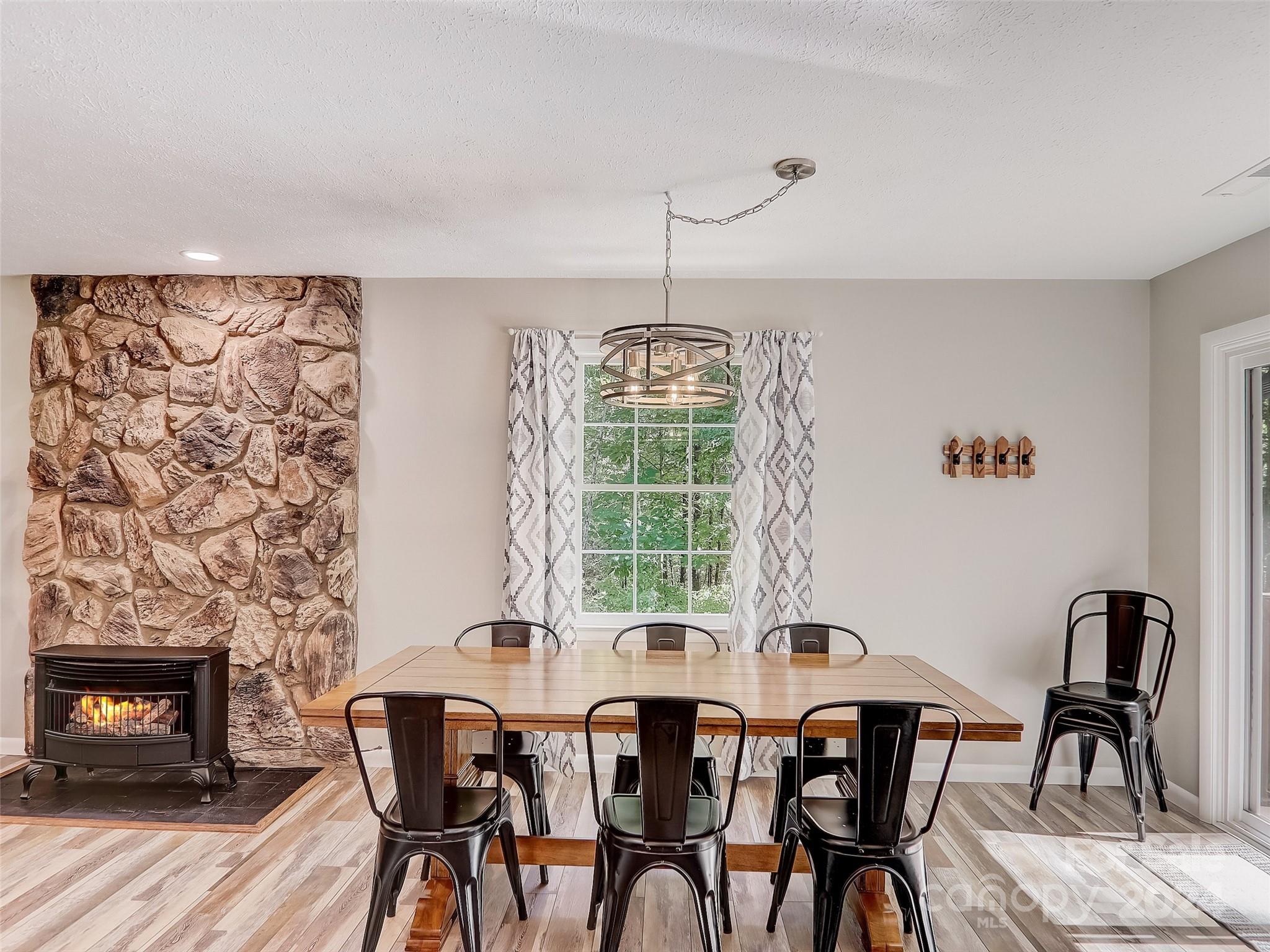 1191 Dupont Road