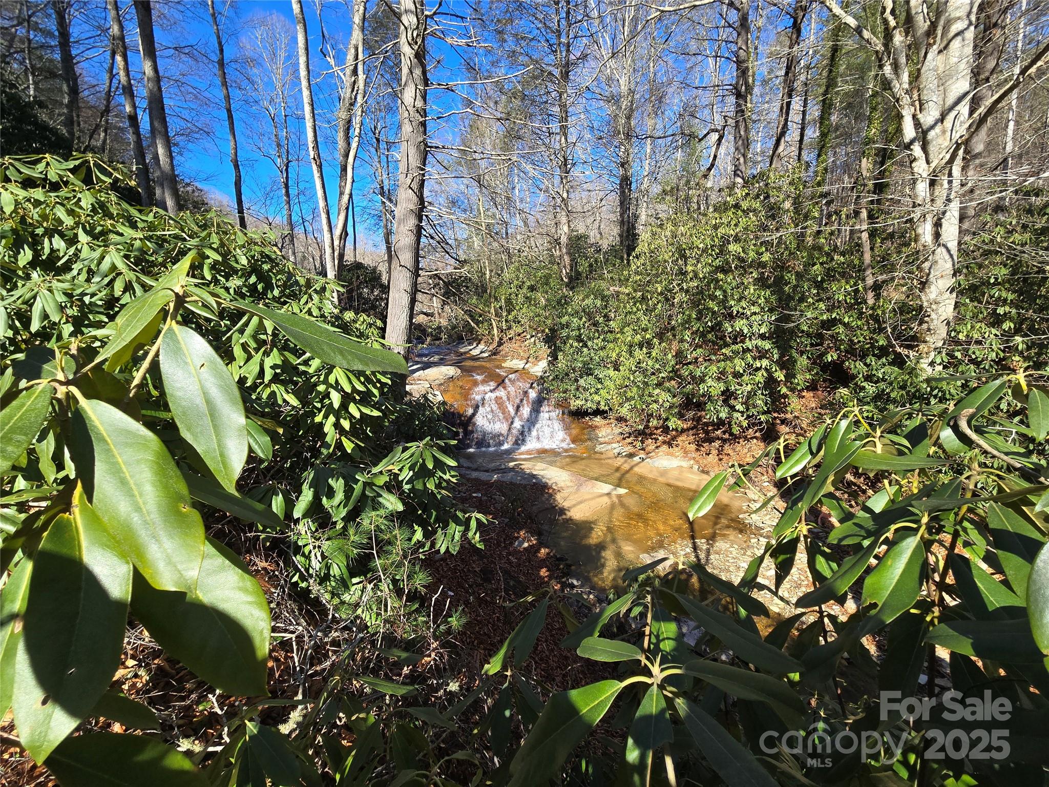 25 Rush Creek Road