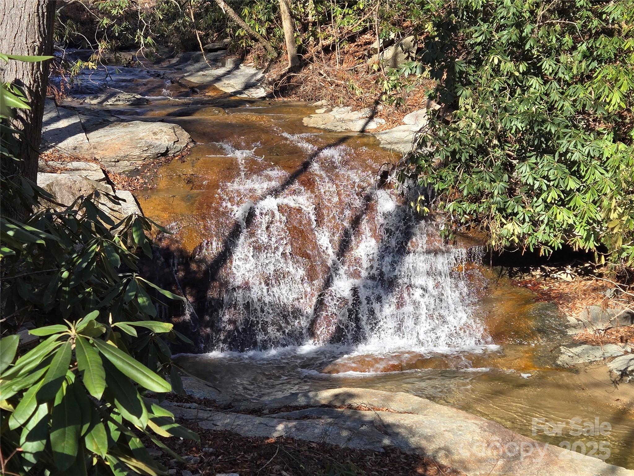 25 Rush Creek Road