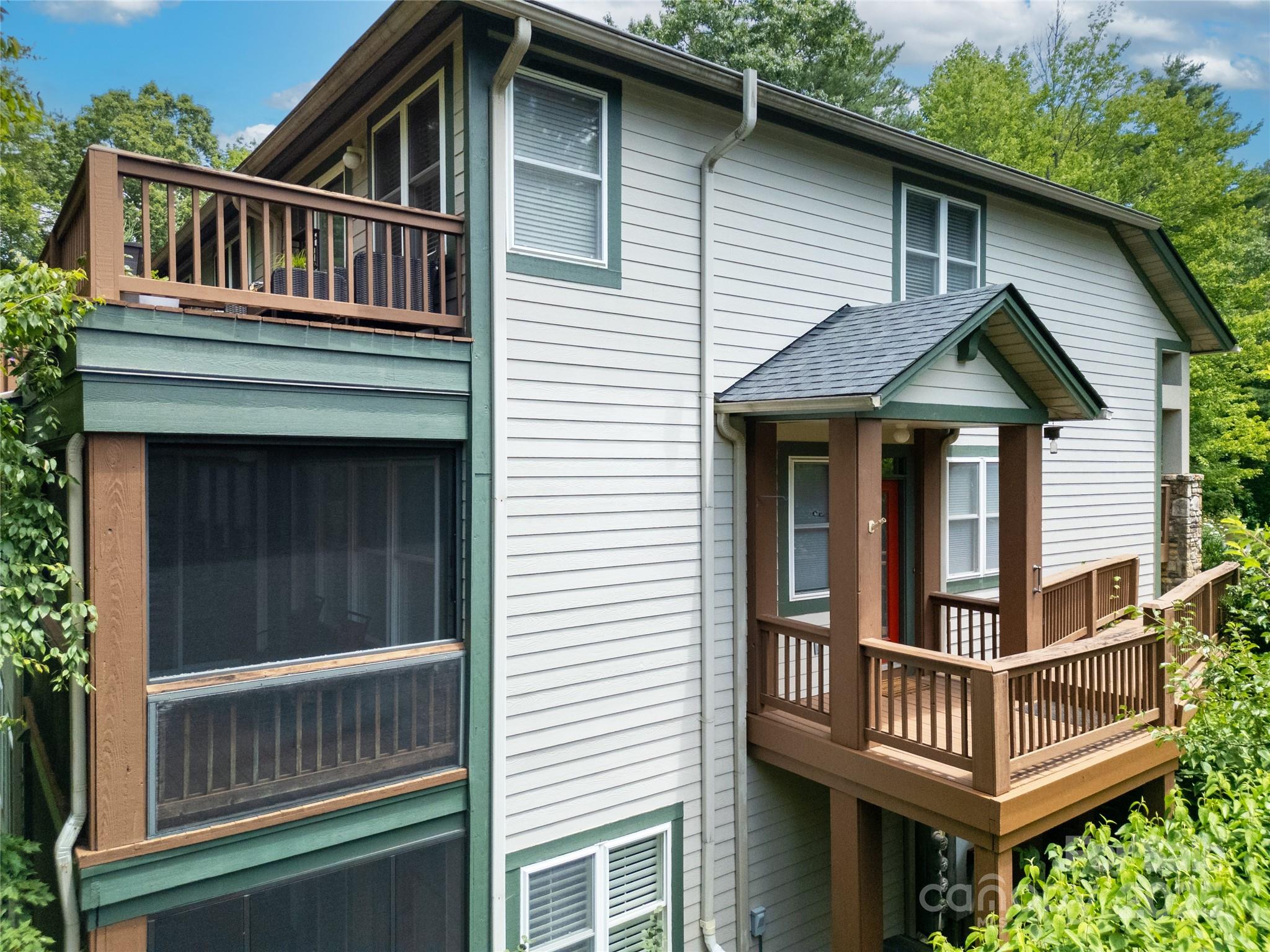 99 Ridgetop Circle