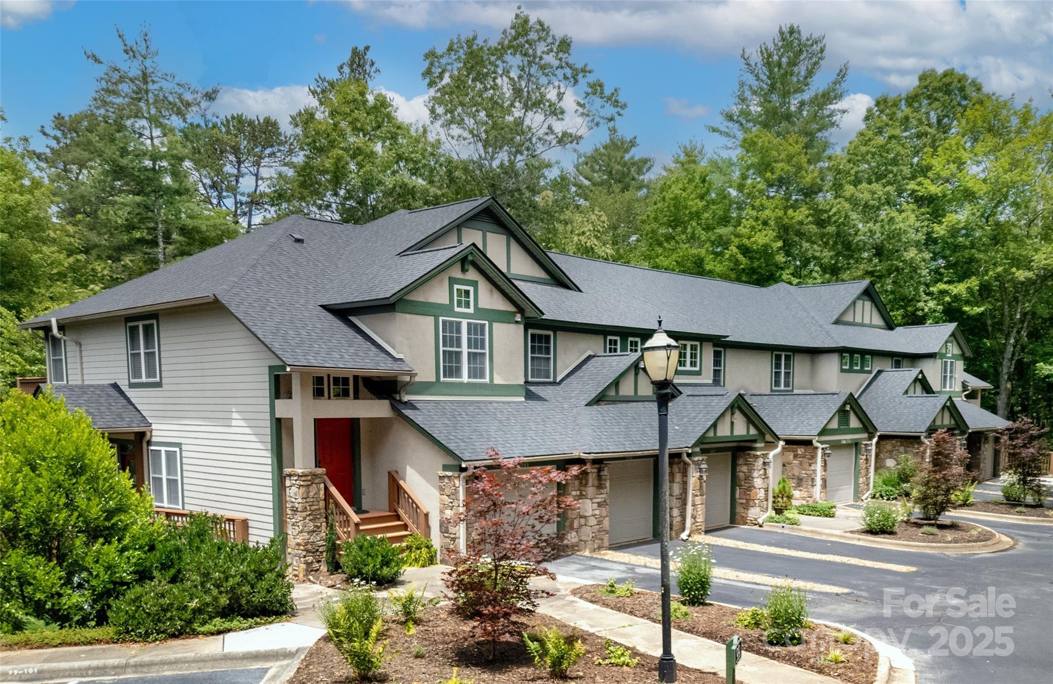 99 Ridgetop Circle