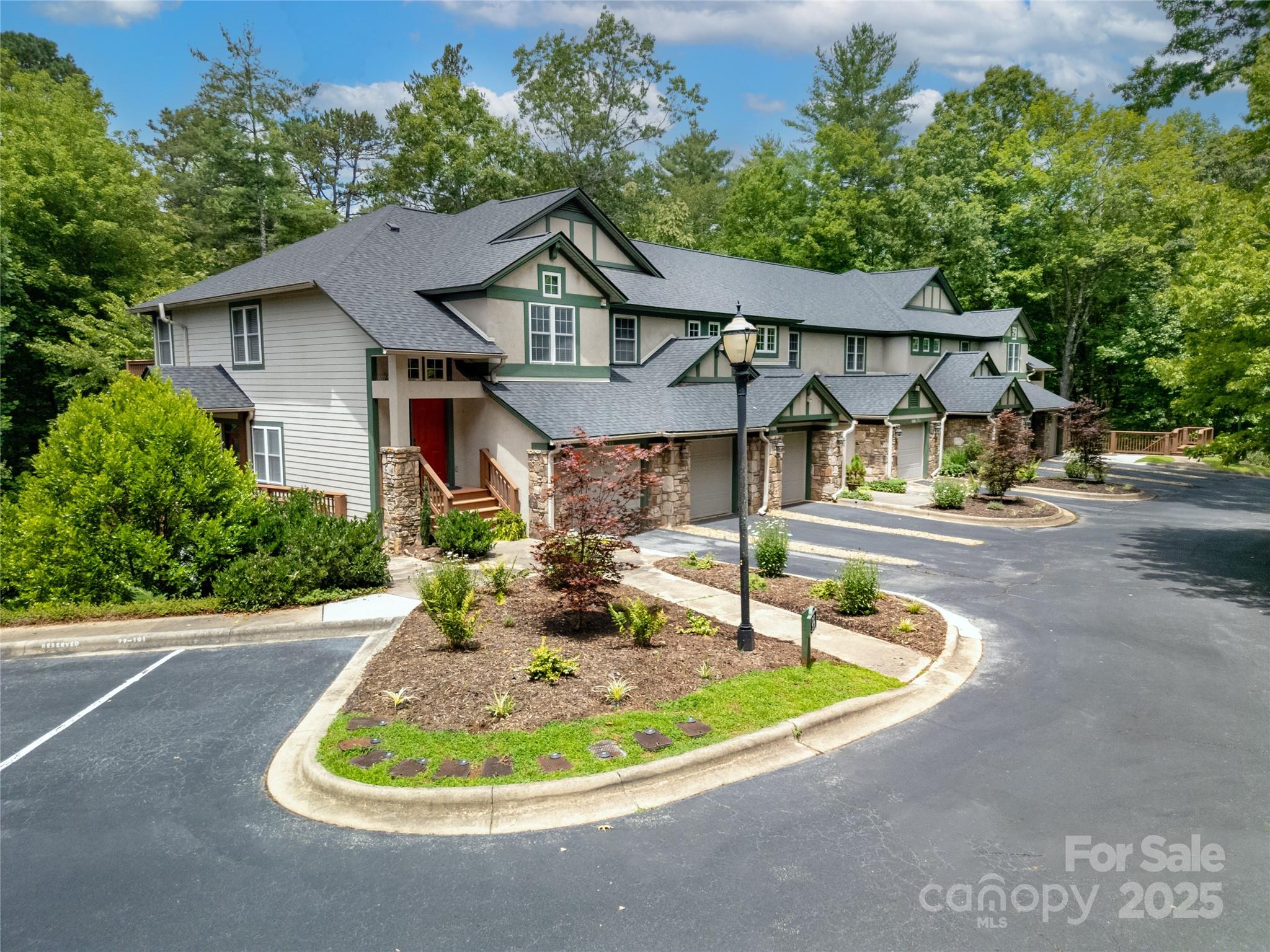 99 Ridgetop Circle
