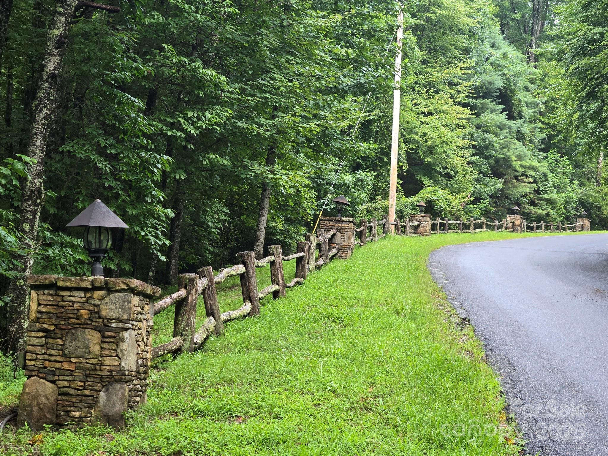 147 Hummingbird Hollow