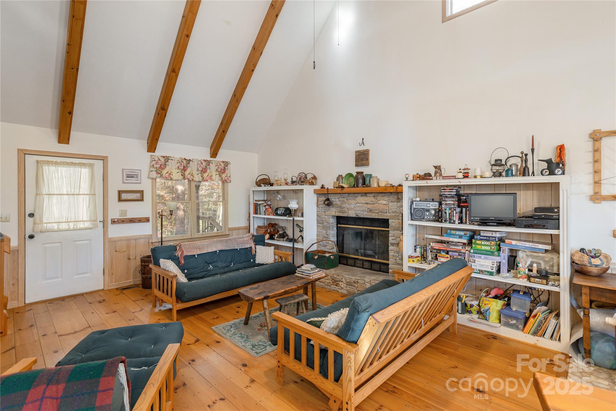 2355 Round Mountain Road